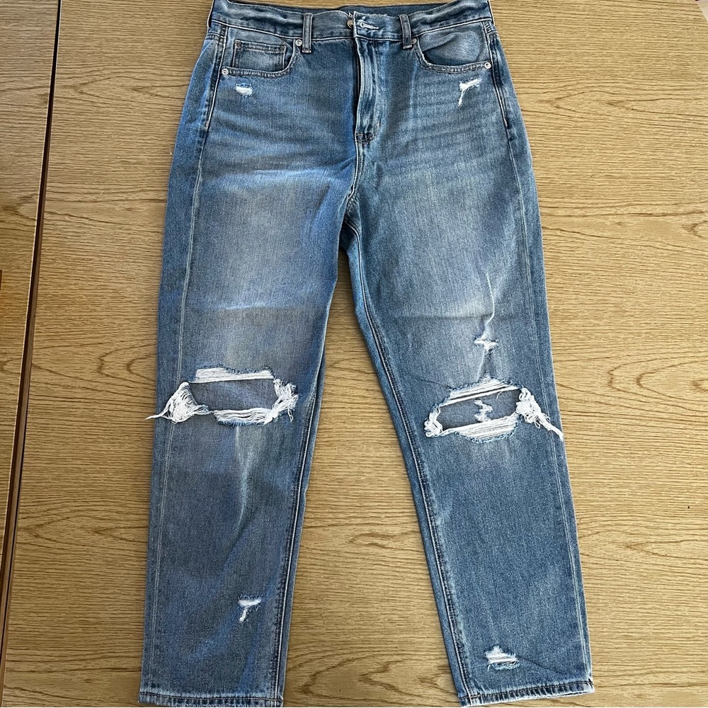 American Eagle Mom Jeans size 10 Short